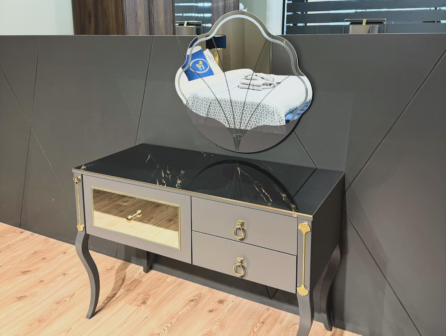 Dorea Makyaj Masası